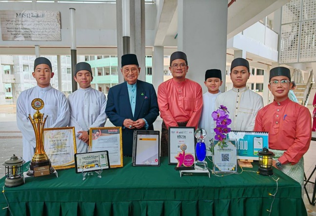 Showcase bersama Mantan Menteri KHEU - Gambar 1